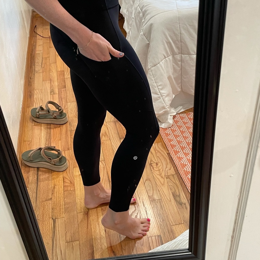 Nulux lululemon high rise legging. Size 6 black